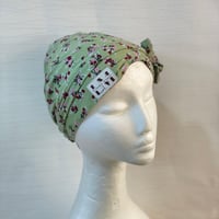 القبعه المبطنه - لون اخضر فاتح مشجر