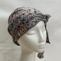 القبعه المبطنه - لون رمادي مشجر