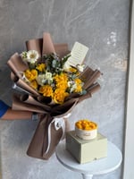 باقة يلو روز مع كيكة المنجا