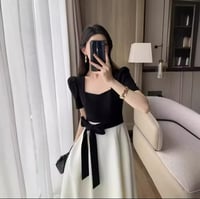 فستان طويل أنيق, عالي الخصر, بياقة مربعة سوداء 202...