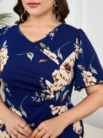 فستان أزرق أنيق بمقاسات كبيرة