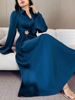 فستان نسائي ملفوف بأكمام واسعة وأنيقة