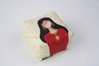 صندوق خوص | الفتاة العربية