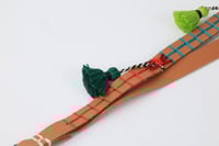 حامل للكرت « شهلاء »