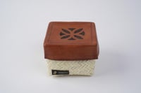 صندوق خوص |بغطاء جلدي