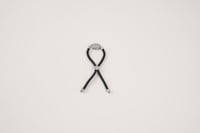 السوار الأسود الملكي