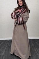 بشت شتوي نسائي مطرز بسدو مع شال | متجر تهانا