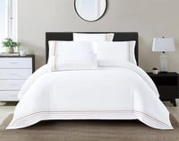 بكج يوم التاسيس (واقي مخدة + مفرش فندقي + لباد + و...