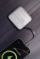 بطارية قوة 10 الف صغير الحجم مع كيابل مدمجة