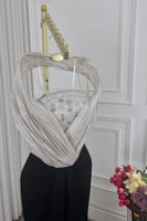 فستان سهرة أسود طويل مطرز