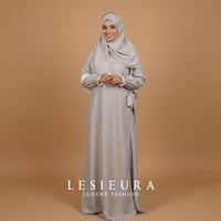 شرشف صلاه لحمي فاتح مع ابيض