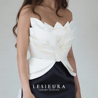 فستان سهرة فاخر بقصة صدر على شكل زهرة اللوتس