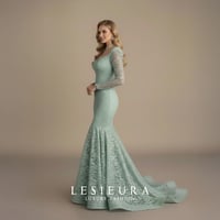 فستان منت بلوم المميز