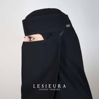 نقاب نص بخط مائل مع مقوى مع تبطين