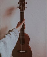 جيتار يوكوليلي