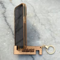 ميدالية واستاند جوال