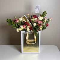 تشوكلت بستاني بتنسيق ورد ملون