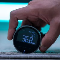 متر قياس رقمي ذكي باللون الأسود من اكس قير