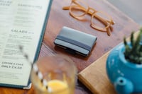 محفظة كاش راب بطاقات باللون الأحمر من تروف