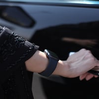 سوار ساعة ابل سيلكون اسود مقاس 38/40 من نيتزي