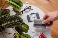 محفظة كاش راب بطاقات باللون الأحمر من تروف