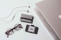 محفظة كاش راب بطاقات باللون الأحمر من تروف