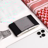 محفظة بطاقات باللون الأسود و الرصاصي من تروف