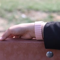 سوار ساعة ابل مغناطيس وردي مقاس 42/44 من نيتزي