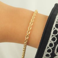 اسورة ذهب مبروم كبيرة ( عيار 18 )