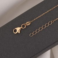 اسوارة ذهب الفراشات باللون الأبيض ( عيار 18 )