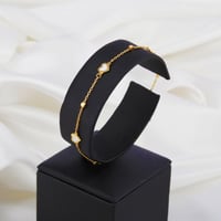 اسوارة ذهب القلوب باللون الأبيض ( عيار 18 )