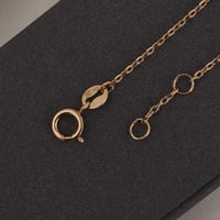 اسوارة ذهب الزهور باللون الأبيض ( عيار 18 )