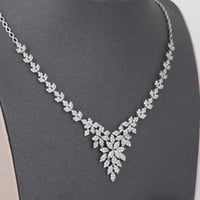 طقم ذهب أبيض مثلث (عيار 18)