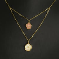 عقد ذهب زهرتين ( عيار 18 )