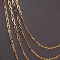 طقم ذهب مبروم ثلاث أدوار ( عيار 21 )