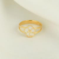 خاتم ذهب زهرة أبيض ( عيار 18 )
