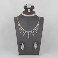 طقم ذهب مكس العقود المتدلية ( عيار 18)