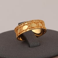 طقم ذهب بيضاوي منقوش ( عيار 21 )