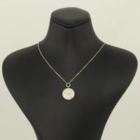 عقد ذهب الزهرة البيضاء ( عيار 18 )