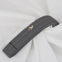 اسورة ذهب فراشة بوردة ( عيار 18 )