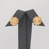 حلق ذهب وردة ( عيار 21 )