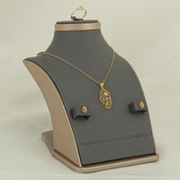 طقم ذهب بيضاوي مخطط ( عيار 21 )