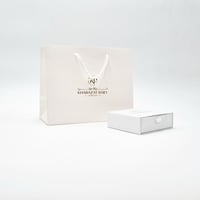 نحت صورة داخل ميدالية (كتاب) يمكن فتحها - ذهبي