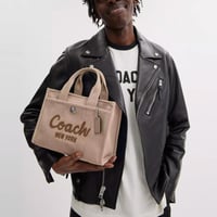 حقيبة كوتش حجم وسط مقاس ٢٦