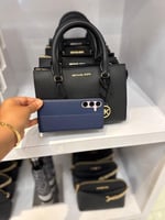 حقيبة مايكل كورس الحجم الصغير