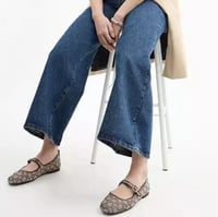 شوز كوتش مقاس ٣٨ ونص