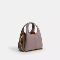 شنطه كوتش لانا حجم ١٩