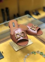 دولتشي اند غبانا