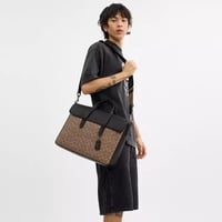 شنطه لابتوب كوتش