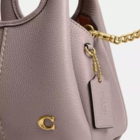 شنطه كوتش لانا حجم ١٩